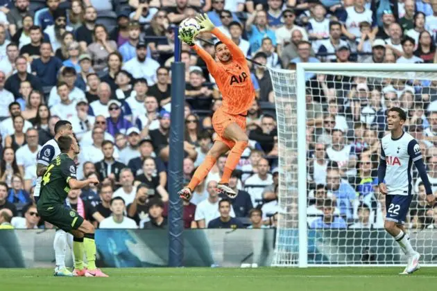 Goalkeeper Guglielmo Vicario of Tottenham Hotspur in action during the English Premier League match between Tottenham Hotspur and Brentford in London, Britain, 21 September 2024. EPA-EFE/VINCE MIGNOTT EDITORIAL USE ONLY. No use with unauthorized audio, video, data, fixture lists, club/league logos, 'live' services or NFTs. Online in-match use limited to 120 images, no video emulation. No use in betting, games or single club/league/player publications.