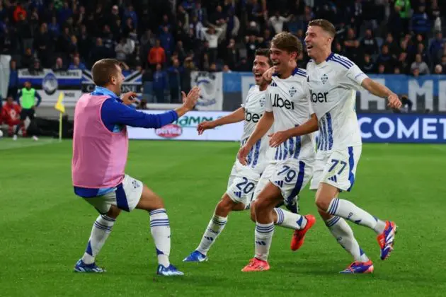 Como’s Nico Paz celebrates with his team-mate after (C) after the 1-2 goal during the Italian Serie A soccer match between Atalanta BC and Como 1907, in Bergamo, Italy, 24 September 2024. EPA-EFE/MICHELE MARAVIGLIA