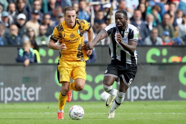 Udinese's Keinan Davis (R) and Inter's Davide Frattesi in action during the Italian Serie A soccer match between Udinese Calcio and Inter Milan, in Udine, Italy, 28 September 2024. EPA-EFE/Gabriele Menis