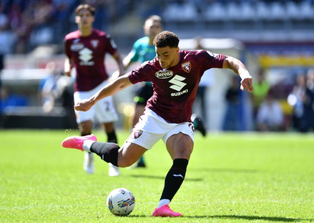 TURIN, ITALY - SEPTEMBER 29: Che Adams of Torino scores his team's first goal during the Serie A match between Torino and SS Lazio at Stadio Olimpico di Torino on September 29, 2024 in Turin, Italy. (Photo by Valerio Pennicino/Getty Images)