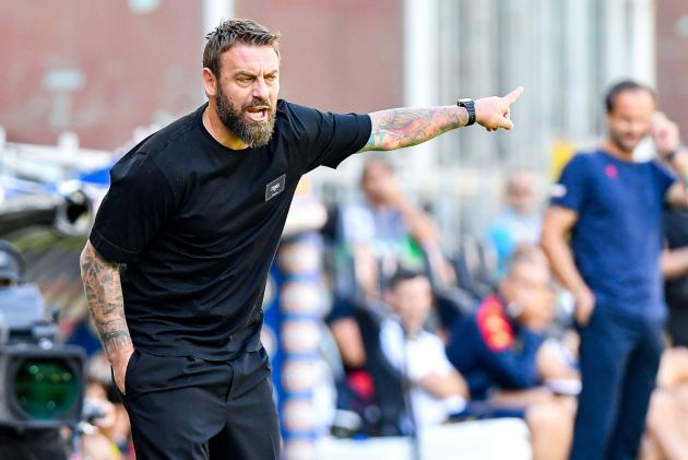 GENOA, ITALY - SEPTEMBER 15: Daniele De Rossi, head coach of Roma, reacts during the Serie A match between Genoa CFC and AS Roma at Stadio Luigi Ferraris on September 15, 2024 in Genoa, Italy. (Photo by Getty Images/Getty Images)