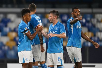 NAPLES, ITALY - SEPTEMBER 26: David Neres and Billy Gilmour of SSC Napoli celebrate their side fourth goal scored by David Neres during the Coppa Italia match between SSC Napoli and Palermo at Stadio Diego Armando Maradona on September 26, 2024 in Naples, Italy. (Photo by Francesco Pecoraro/Getty Images)