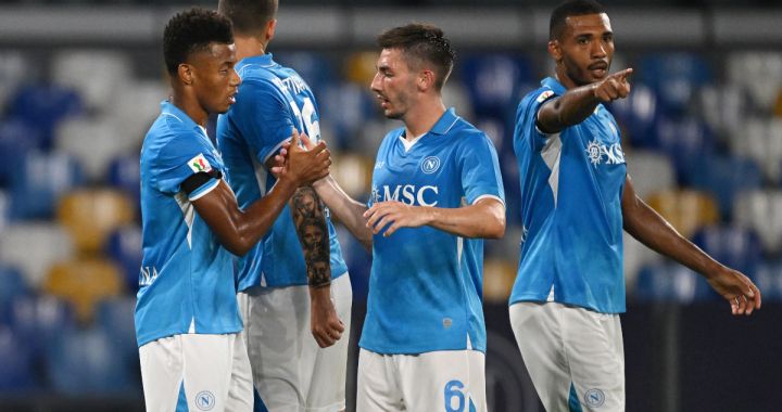 NAPLES, ITALY - SEPTEMBER 26: David Neres and Billy Gilmour of SSC Napoli celebrate their side fourth goal scored by David Neres during the Coppa Italia match between SSC Napoli and Palermo at Stadio Diego Armando Maradona on September 26, 2024 in Naples, Italy. (Photo by Francesco Pecoraro/Getty Images)