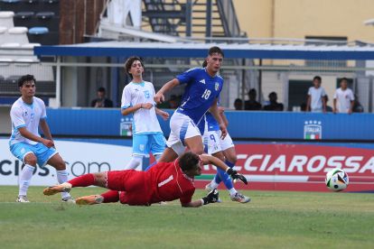 LATINA, ITALY - SEPTEMBER 05: Francesco Pio Esposito of Italy U21 and Inter scores the team's third goal during 2025 Under 21 EURO Qualifying Group A match between Italy and San Marino at Stadio Domenico Francioni on September 05, 2024 in Latina, Italy. (Photo by Paolo Bruno/Getty Images)