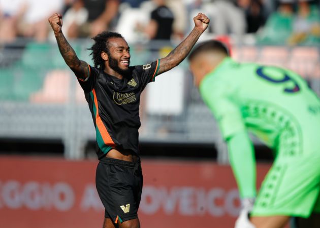 VENICE, ITALY - SEPTEMBER 21: Gianluca Busio of Venezia celebrates scoring a goal during the Serie A match between Venezia and Genoa at Stadio Pier Luigi Penzo on September 21, 2024 in Venice, Italy. (Photo by Timothy Rogers/Getty Images) USMNT