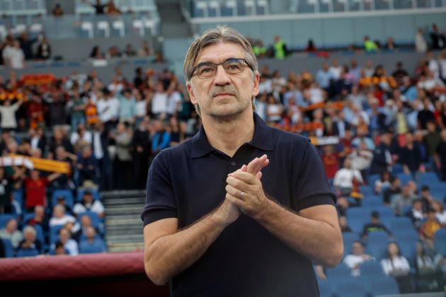 epa11619507 Romas head coach Ivan Juric looks on during the Italian Serie A soccer match between AS Roma vs Udinese Calcio at the Olimpico stadium in Rome, Italy, 22 September 2024. EPA-EFE/GIUSEPPE LAMI