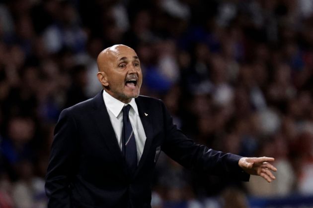 Italy's head coach Luciano Spalletti gestures during the UEFA Nations League Group A2 football match between France and Italy at the Parc des Princes in Paris on September 6, 2024. (Photo by STEPHANE DE SAKUTIN / AFP) (Photo by STEPHANE DE SAKUTIN/AFP via Getty Images)