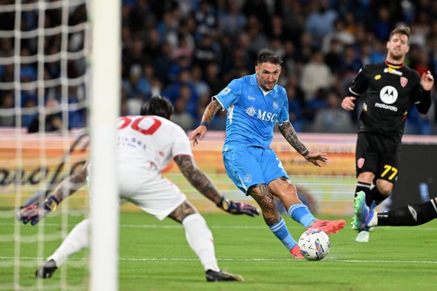 NAPLES, ITALY - SEPTEMBER 29: Matteo Politano of SSC Napoli scores his sides first goal during the Serie A match between Napoli and Monza at Stadio Diego Armando Maradona on September 29, 2024 in Naples, Italy. (Photo by Francesco Pecoraro/Getty Images)