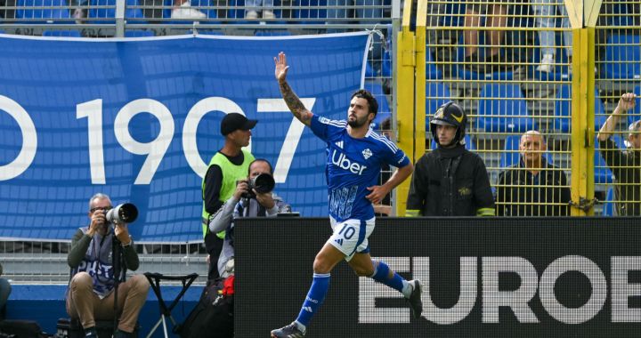 COMO, ITALY - SEPTEMBER 14: Patrick Cutrone of Como 1907 celebrates goal during the Serie A match between Como and Bologna at Stadio G. Sinigaglia on September 14, 2024 in Como, Italy. (Photo by Chris Ricco/Getty Images)