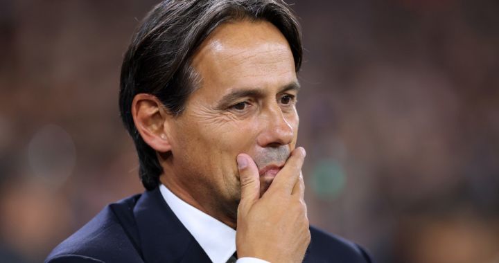 MANCHESTER, ENGLAND - SEPTEMBER 18: Simone Inzaghi, Head Coach of FC Internazionale, reacts during the UEFA Champions League 2024/25 League Phase MD1 match between Manchester City and FC Internazionale Milano at City of Manchester Stadium on September 18, 2024 in Manchester, England. (Photo by Carl Recine/Getty Images)