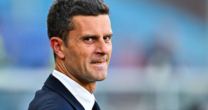 GENOA, ITALY - SEPTEMBER 28: Head coach Thiago Motta of Juventus looks on prior to kick-off of the Serie A match between Genoa and Juventus at Stadio Luigi Ferraris on September 28, 2024 in Genoa, Italy. (Photo by Simone Arveda/Getty Images)