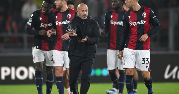 BOLOGNA, ITALY - SEPTEMBER 18: Vincenzo Italiano, Head Coach of Bologna, gestures after the UEFA Champions League 2024/25 League Phase MD1 match between Bologna FC 1909 and FC Shakhtar Donetsk at Stadio Renato Dall'Ara on September 18, 2024 in Bologna, Italy. (Photo by Justin Setterfield/Getty Images)