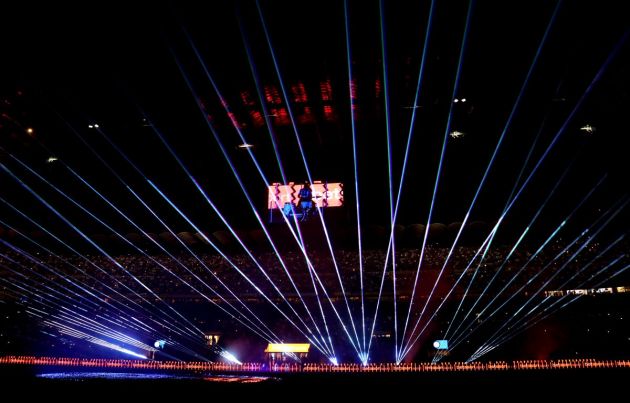 MILAN, ITALY - SEPTEMBER 22: General view inside the stadium, as a light show takes place prior to the Serie A match between FC Internazionale and AC Milan at Stadio Giuseppe Meazza on September 22, 2024 in Milan, Italy. (Photo by Marco Luzzani/Getty Images)