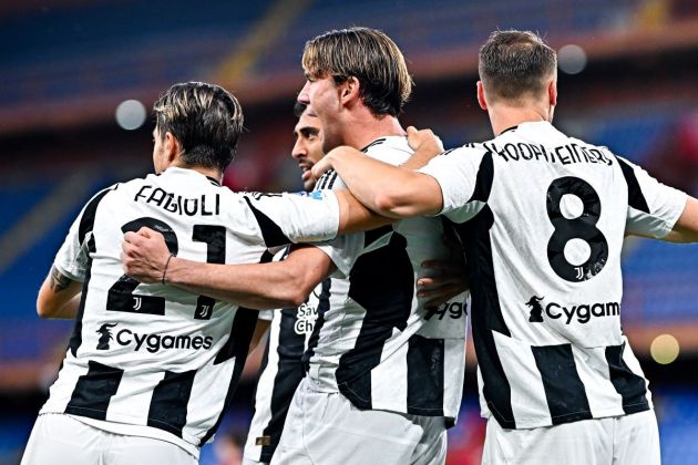 GENOA, ITALY - SEPTEMBER 28: Dusan Vlahovic of Juventus (2nd from right) celebrates with his team-mates Nicolò Fagioli, Nicolás González and Teun Koopmeiners after scoring a goal on a penalty kick during the Serie A match between Genoa and Juventus at Stadio Luigi Ferraris on September 28, 2024 in Genoa, Italy. (Photo by Simone Arveda/Getty Images)