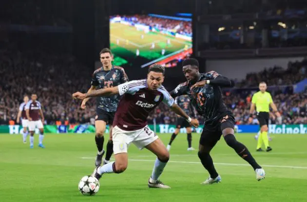 Morgan Rogers of Aston Villa (C) in action against Alphonso Davies of Bayern (R) during the UEFA Champions League soccer match between Aston Villa and Bayern Munich in Birmingham, Britain, 02 October 2024. EPA-EFE/NEIL HALL