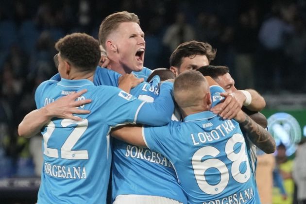 Napoli’s midfielder Scott McTominay (2-L) and his teammates celebrate the 2-1 goal during the Italian Serie A soccer match SSC Napoli vs Como 1907 at Diego Armando Maradona stadium in Naples, Italy, 04 October 2024. EPA-EFE/CESARE ABBATE