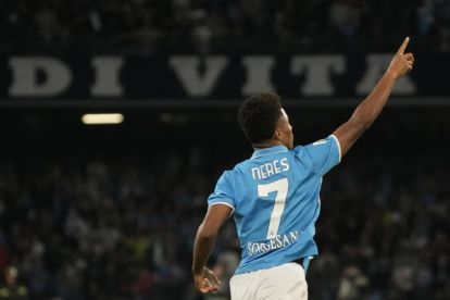 Napoli’s forward David Neres celebrates a goal during the Italian Serie A soccer match SSC Napoli vs Como 1907 at Diego Armando Maradona stadium in Naples, Italy, 04 October 2024. EPA-EFE/CESARE ABBATE