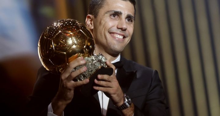 Manchester City and Spain midfielder Rodri wins the Men's Ballon d'Or 2024 at the Ballon d'Or 2024 ceremony at the Theatre du Chatelet in Paris, France, 28 October 2024. EPA-EFE/MOHAMMED BADRA