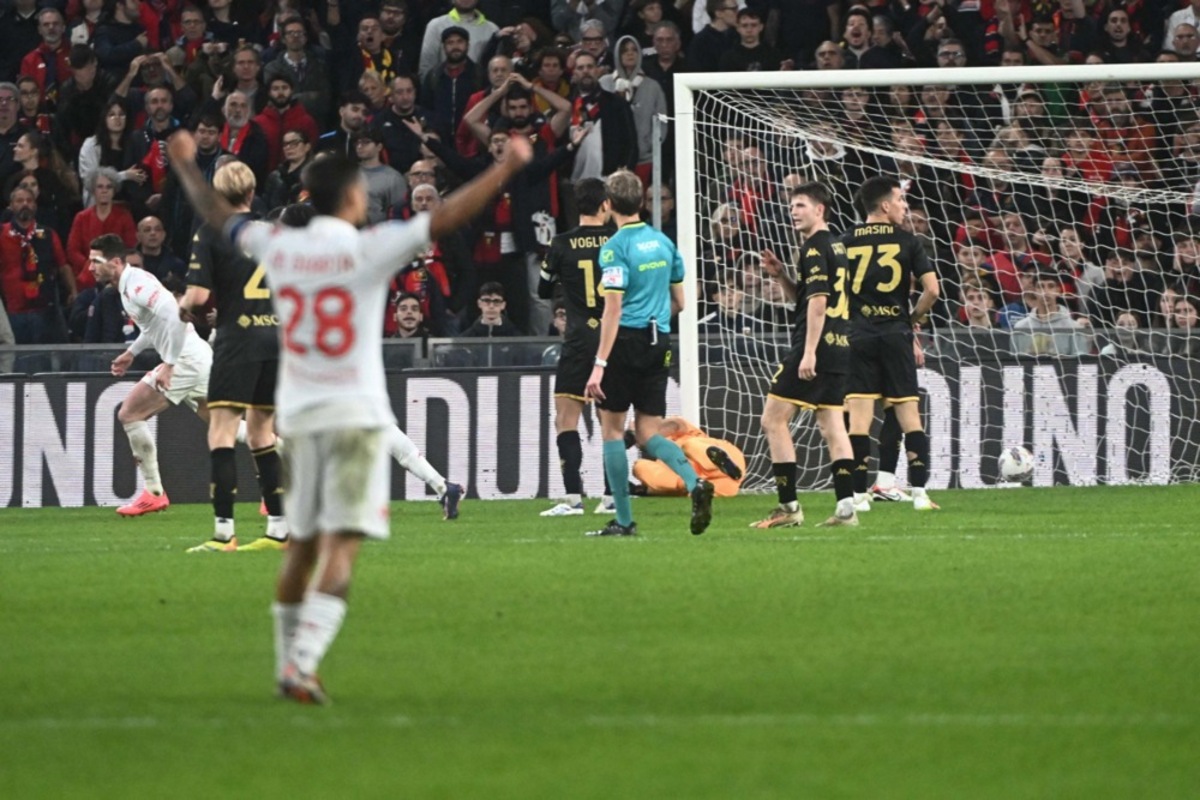 Fiorentina's Robin Gosens scores a goal during the Italian Serie A soccer match Genoa Cfc vs Acf Fiorentina, at Luigi Ferraris stadium, Genoa, Italy, 31 October 2024. EPA-EFE/LUCA ZENNARO