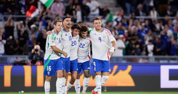 Lorenzo Pellegrini, Davide Frattesi, Mateo Retegui ROME, ITALY - OCTOBER 10: Andrea Cambiaso of Italy celebrates after scoring his team's first goal during the UEFA Nations League 2024/25 League A Group A2 match between Italy and Belgium at Stadio Olimpico on October 10, 2024 in Rome, Italy. (Photo by Emmanuele Ciancaglini/Getty Images)