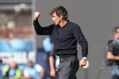 EMPOLI, ITALY - OCTOBER 20: Antonio Conte manager of SSC Napoli celebrates the victory after during the Serie A match between Empoli and Napoli at Stadio Carlo Castellani on October 20, 2024 in Empoli, Italy. (Photo by Gabriele Maltinti/Getty Images)