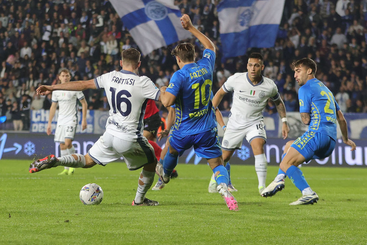 EMPOLI, ITALY - OCTOBER 30: Davide Frattesi of FC Internazionale scores a goal during the Serie A match between Empoli and FC Internazionale at Stadio Carlo Castellani on October 30, 2024 in Empoli, Italy. (Photo by Gabriele Maltinti/Getty Images)