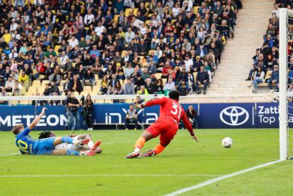 epa11686795 Empoli's Jacopo Fazzini scores the 0-1 during the Italian Serie A soccer match Parma Calcio vs Empoli FC at Ennio Tardini stadium in Parma, Italy, 27 October 2024. EPA-EFE/SERENA CAMPANINI