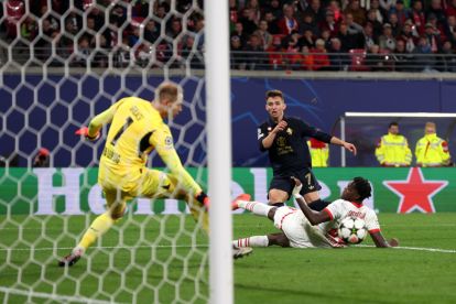 LEIPZIG, GERMANY - OCTOBER 02: Francisco Conceicao of Juventus scores his team's third goal during the UEFA Champions League 2024/25 League Phase MD2 match between RB Leipzig and Juventus at Leipzig Stadium on October 02, 2024 in Leipzig, Germany. (Photo by Maja Hitij/Getty Images)