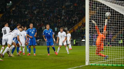 UDINE, ITALY - OCTOBER 14: Giovanni Di Lorenzo of Italy scores with a header during the UEFA Nations League 2024/25 League A Group A2 match between Italy and Israel at Stadio Friuli on October 14, 2024 in Udine, Italy. (Photo by Timothy Rogers/Getty Images)