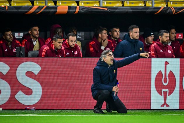 epa11640542 Roma's head coach Ivan Juric gestures during the UEFA Europa League soccer match between IF Elfsborg and AS Roma, in Boras, Sweden, 03 October 2024. EPA-EFE/Bjorn Larsson Rosvall SWEDEN OUT