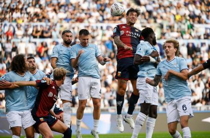 epa11687206 Genoa's Alessandro Vogliacco in action during the Italian Serie A soccer match between SS Lazio and Genoa CFC at the Olimpico stadium in Rome, Italy, 27 October 2024.  EPA-EFE/RICCARDO ANTIMIANI