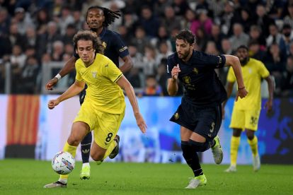 TURIN, ITALY - OCTOBER 19: Matteo Guendouzi of SS Lazio compete for the ball with Manuel Locatelli of Juventus during the Serie match between Juventus and Lazio at Allianz Stadium on October 19, 2024 in Turin, Italy. (Photo by Marco Rosi - SS Lazio/Getty Images)