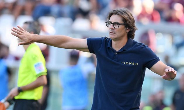 epa11605894 Torino coach Paolo Vanoli gestures during the Italian Serie A soccer match between Torino FC and US Lecce, in Turin, Italy, 15 September 2024. EPA-EFE/ALESSANDRO DI MARCO