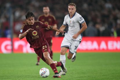 ROME, ITALY - OCTOBER 20: Paulo Dybala of AS Roma in action during the Serie A match between AS Roma and FC Internazionale at Stadio Olimpico on October 20, 2024 in Rome, Italy. (Photo by Paolo Bruno/Getty Images)