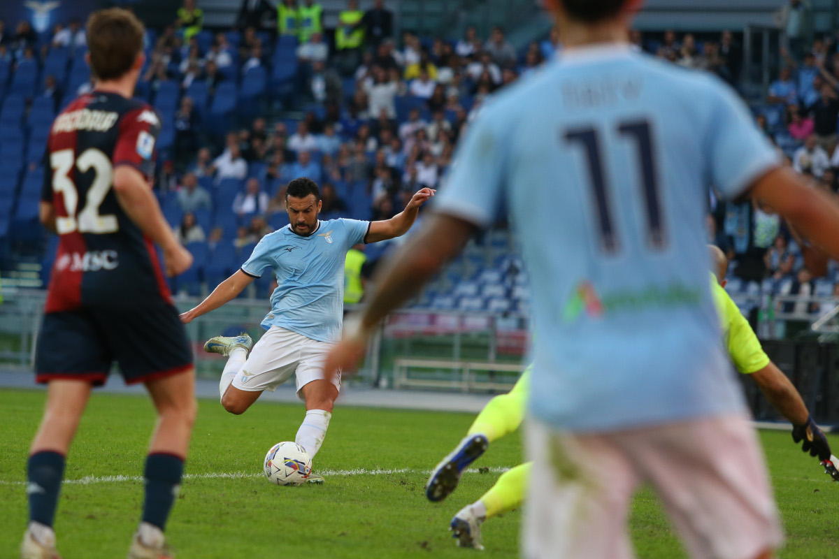 ROME, ITALY - OCTOBER 27: Pedro of SS Lazio scores the team's second goal during the Serie A match between SS Lazio and Genoa at Stadio Olimpico on October 27, 2024 in Rome, Italy. (Photo by Paolo Bruno/Getty Images)