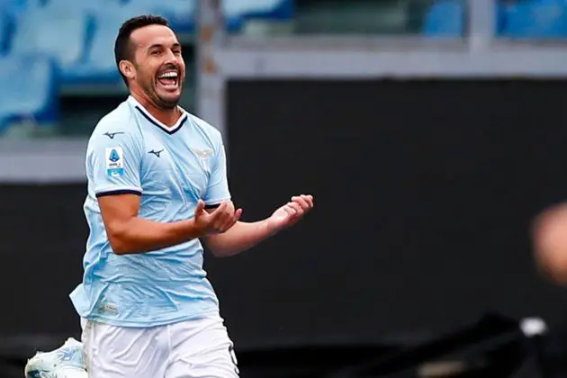 epa11645708 Lazio's Pedro celebrates after scoring the 2-1 goal during the Italian Serie A soccer match between SS Lazio and Empoli FC, in Rome, Italy, 06 October 2024. EPA-EFE/ANGELO CARCONI