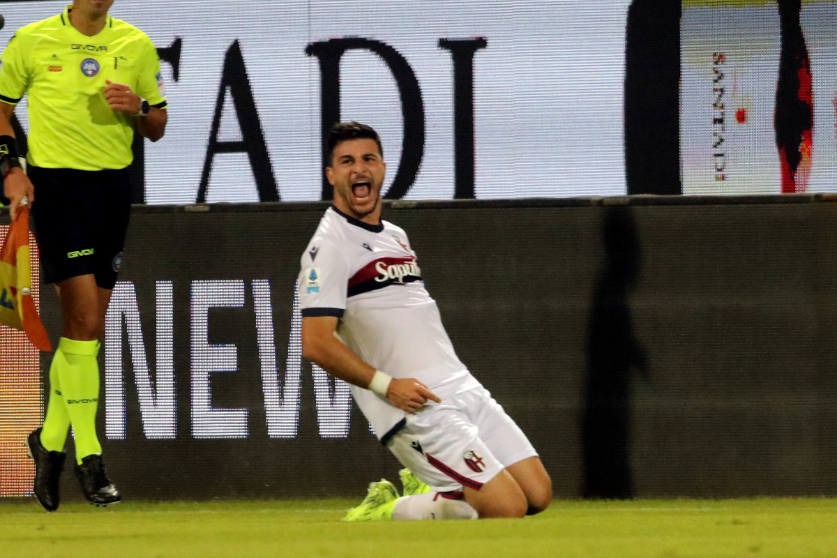 CAGLIARI, ITALY - OCTOBER 29: Riccardo Orsolini of Bologna celebrates his goal 0-1 during the Serie A match between Cagliari and Bologna at Sardegna Arena on October 29, 2024 in Cagliari, Italy. (Photo by Enrico Locci/Getty Images)