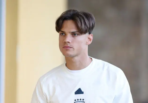 FLORENCE, ITALY - SEPTEMBER 03: Samuele Ricci of Italy arrives before an Italy training session at Centro Tecnico Federale di Coverciano on September 03, 2024 in Florence, Italy. (Photo by Claudio Villa/Getty Images)