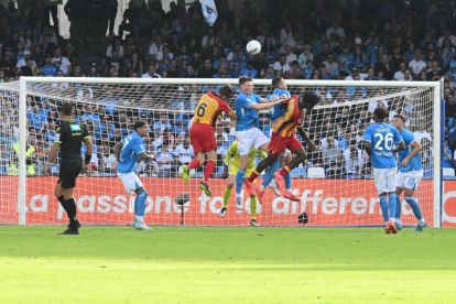 epa11684998 Napoli's midfielder Scott McTominay in action during the Italian Serie A soccer match SSC Napoli vs US Lecce at Diego Armando Maradona stadium in Naples, Italy, 26 October 2024. EPA-EFE/CIRO FUSCO