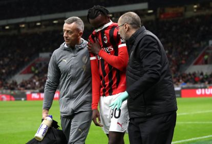 MILAN, ITALY - OCTOBER 19: Tammy Abraham of AC Milan walk off with an injury during the Serie A match between AC Milan and Udinese Calcio at Stadio Giuseppe Meazza on October 19, 2024 in Milan, Italy. (Photo by Marco Luzzani/Getty Images)