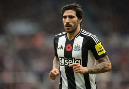 Italy international Sandro Tonali of Newcastle United in action during the English Premier League soccer match between Newcastle United and Arsenal FC, in Newcastle, Britain, 02 November 2024. EPA-EFE/ADAM VAUGHAN EDITORIAL USE ONLY. No use with unauthorized audio, video, data, fixture lists, club/league logos, 'live' services or NFTs. Online in-match use limited to 120 images, no video emulation. No use in betting, games or single club/league/player publications.