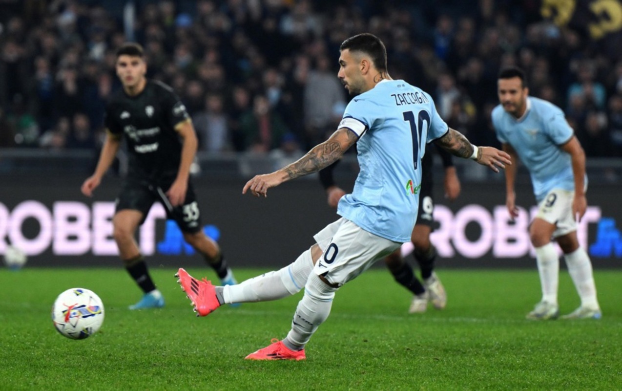 SS Lazio's Mattia Zaccagni scores the 2-1 goal during the Italian Serie A soccer match between SS Lazio and Cagliari at the Olimpico stadium in Rome, Italy, 04 November 2024. EPA-EFE/ETTORE FERRARI