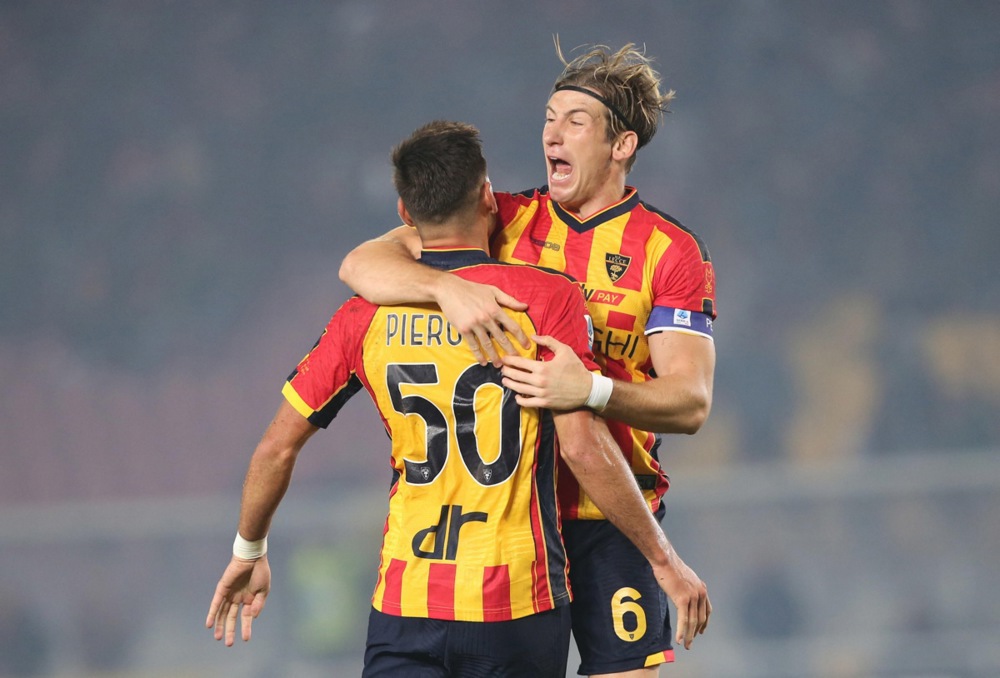 US Lecce's Santiago Pierotti (L) celebrates with his teammate Federico Baschirotto (R) after scoring the 1-1 goal during the Italian Serie A soccer match between US Lecce and Empoli FC, in Lecce, Italy, 08 November 2024.  EPA-EFE/ABBONDANZA SCURO LEZZI