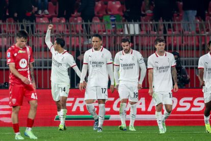 epa11698039 AC Milan's midfielder Tijjani Rejjnders (L) celebrates scoring during the Italian Serie A soccer match between AC Monza and AC Milan at U-Power Stadium in Monza, Italy, 02 November 2024. EPA-EFE/ROBERTO BREGANI