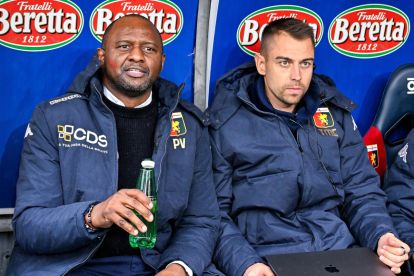 epa11737928 during the Italian Serie A soccer match Genoa Cfc vs Cagliari Calcio at Luigi Ferraris stadium in Genoa, Italy, 24 November 2024. EPA-EFE/STRINGER