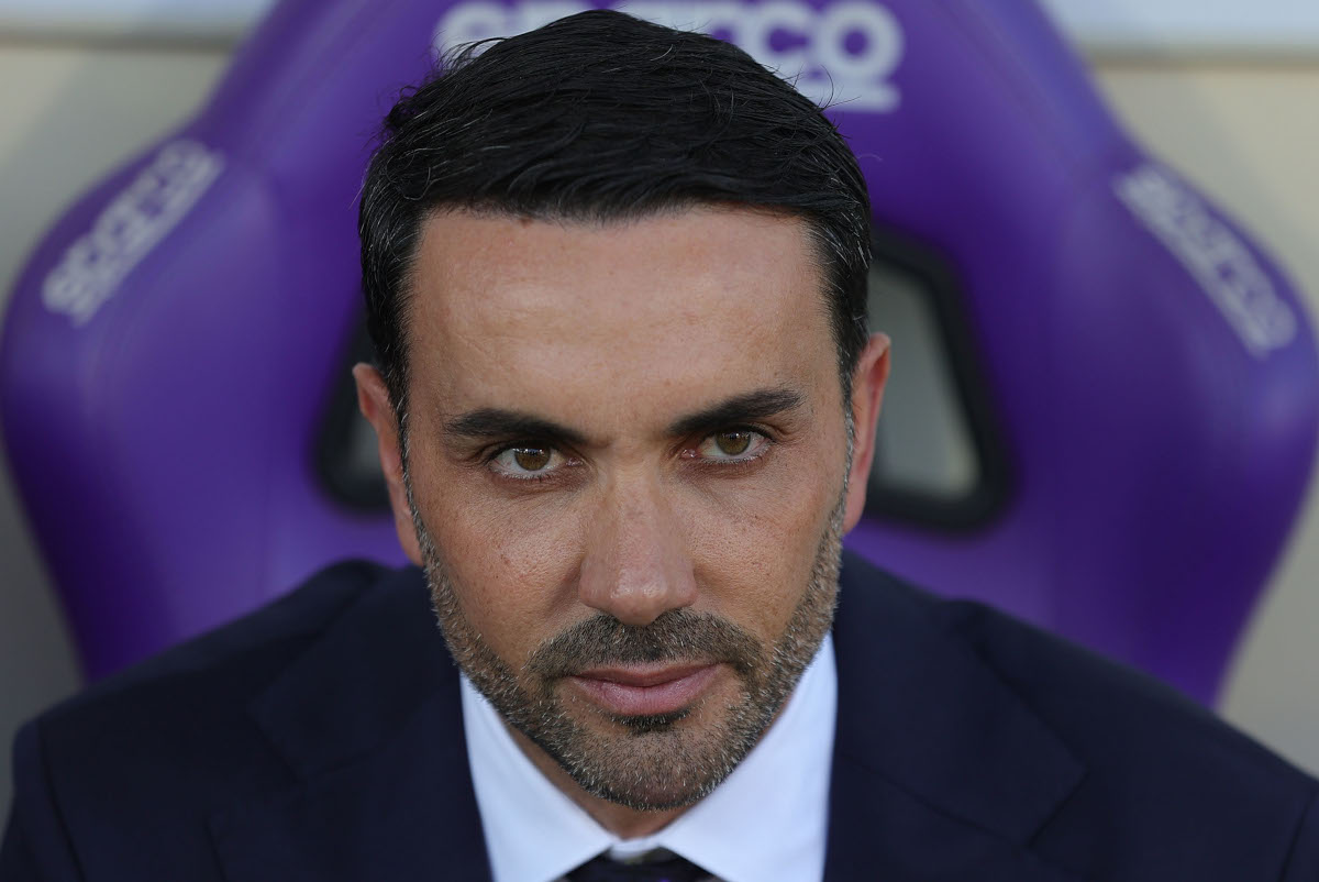 FLORENCE, ITALY - NOVEMBER 10: Head coach Raffaele Palladino manager of ACF Fiorentina looks on during the Serie A match between Fiorentina and Verona at Stadio Artemio Franchi on November 10, 2024 in Florence, Italy. (Photo by Gabriele Maltinti/Getty Images)