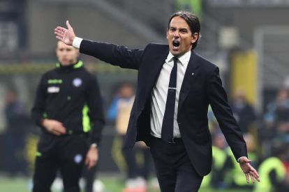 MILAN, ITALY - NOVEMBER 10: Simone Inzaghi, Head Coach of FC Internazionale, reacts during the Serie A match between FC Internazionale and Napoli at Stadio Giuseppe Meazza on November 10, 2024 in Milan, Italy. (Photo by Marco Luzzani/Getty Images)