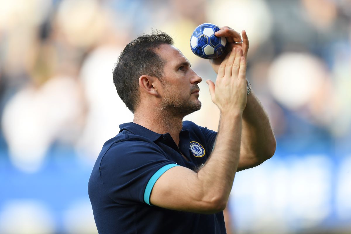 LONDON, ENGLAND - MAY 28: Frank Lampard, Caretaker Manager of Chelsea, throws balls into the crowd after the draw during the Premier League match between Chelsea FC and Newcastle United at Stamford Bridge on May 28, 2023 in London, England. (Photo by Alex Davidson/Getty Images)