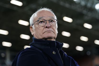 COMO, ITALY - DECEMBER 15: Claudio Ranieri head coach of AS Roma look during the Serie A match between Como and AS Roma at Stadio G. Sinigaglia on December 15, 2024 in Como, Italy. (Photo by Pier Marco Tacca/Getty Images)