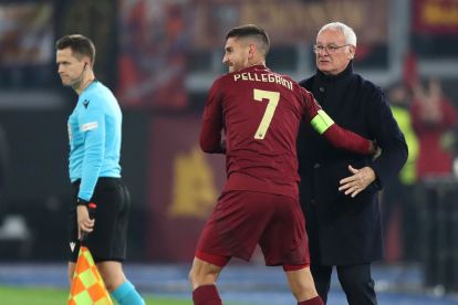 ROME, ITALY - DECEMBER 12: Lorenzo Pellegrini celebrates scoring his team's first goal with Claudio Ranieri, Head Coach of AS Roma, during the UEFA Europa League 2024/25 League Phase MD6 match between AS Roma and SC Braga at Stadio Olimpico on December 12, 2024 in Rome, Italy. (Photo by Paolo Bruno/Getty Images)